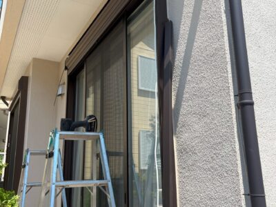 東京都調布市　A様邸　掃き出し窓も腰窓もソムフィキットでシャッター電動化