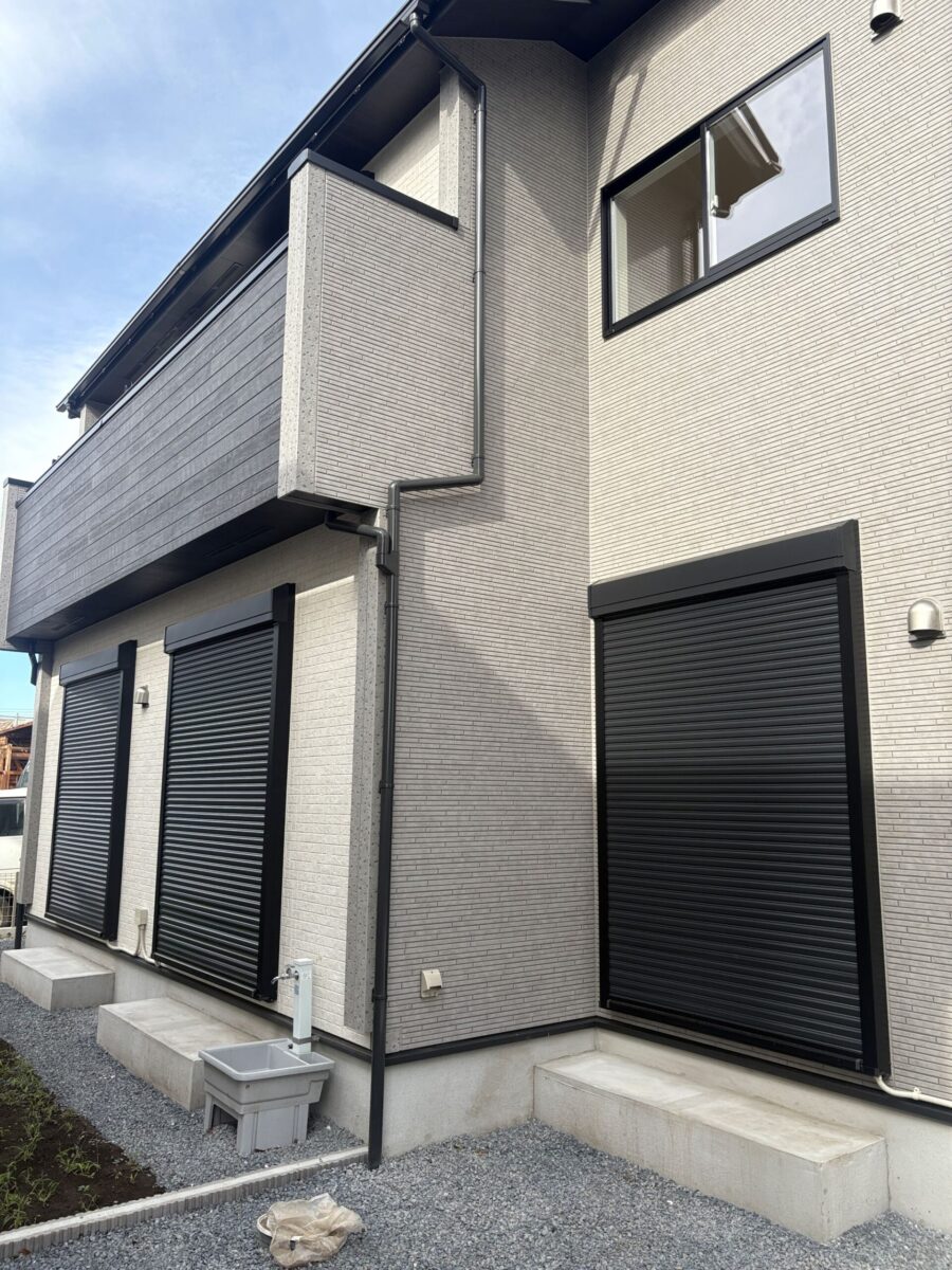 栃木県宇都宮市　K様邸　　LIXIL手動シャッターをソムフィキットで電動化工事