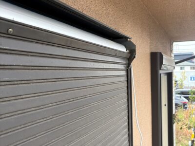 埼玉県さいたま市　T様邸　　三和シャッター製の手動シャッターをソムフィキットで電動化工事　POLUSの建物
