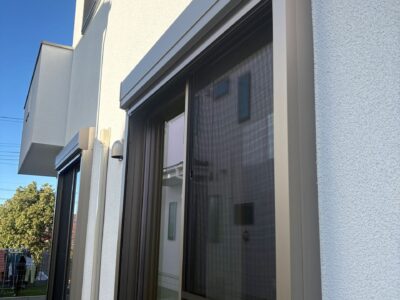 神奈川県横浜市　Ｉ様邸　新築のLIXIL手動窓シャッターをソムフィキットで電動化