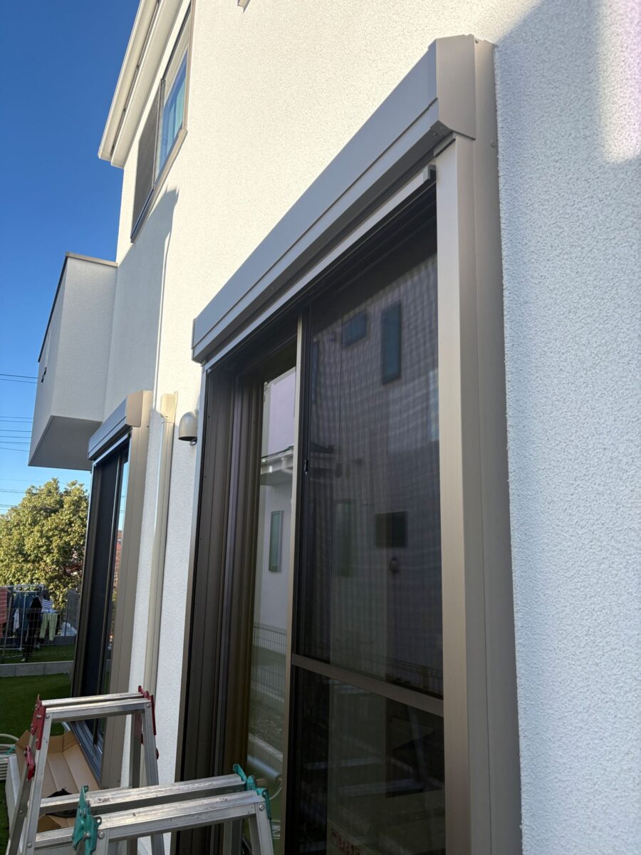 神奈川県横浜市　Ｉ様邸　新築のLIXIL手動窓シャッターをソムフィキットで電動化