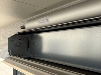 神奈川県横浜市　Ｔ様邸　リクシルの手動シャッターをソムフィキットで電動化工事