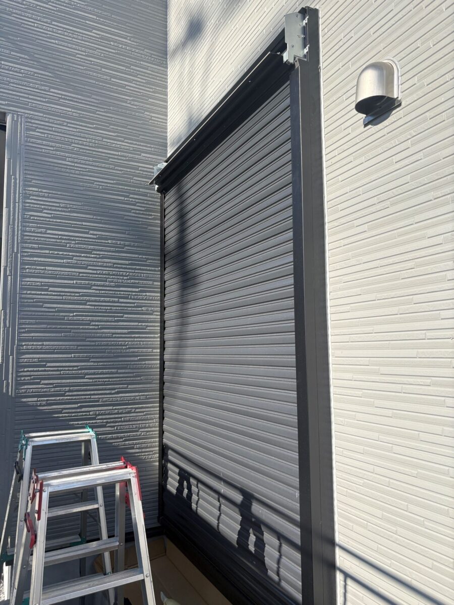 東京都青梅市 Y様邸 LIXIL手動シャッターをソムフィキットで電動シャッターに